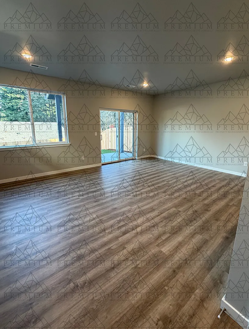 *Coming Soon* 3 Bed 2.5 Bath New Build! — Photo 4