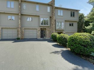 3249 Londonderry Ln, Roanoke, VA 24018