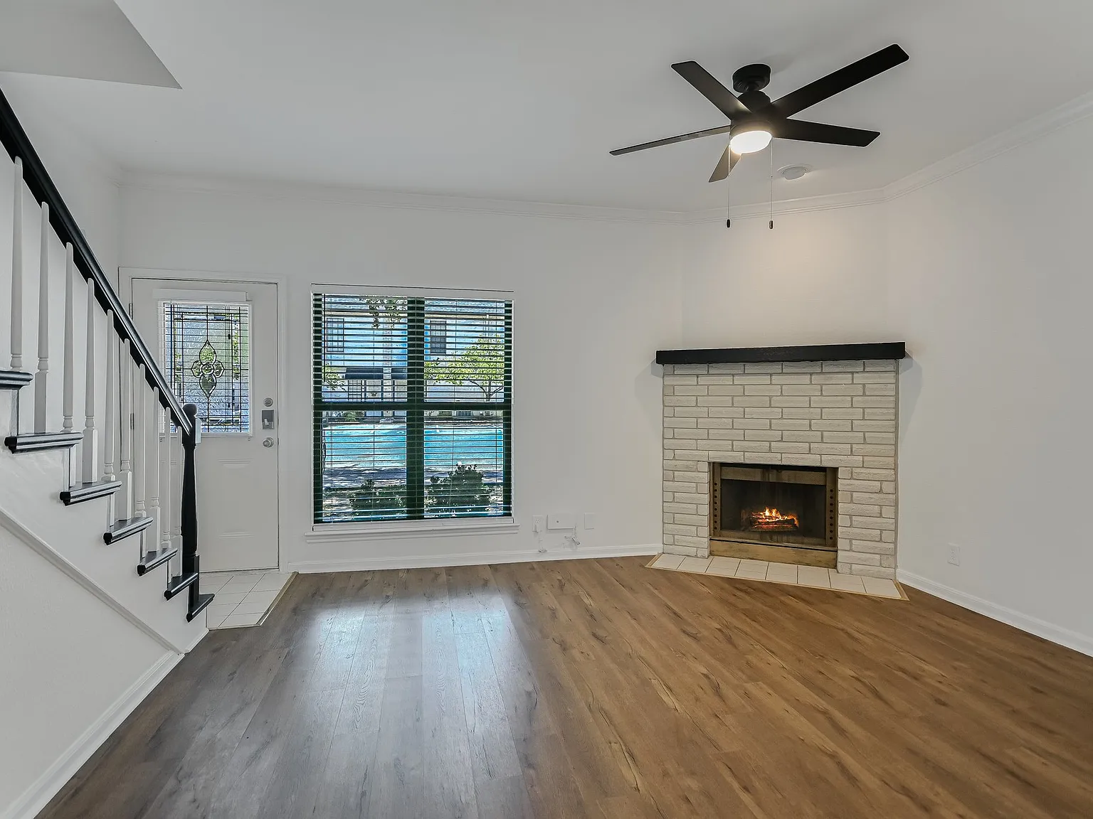 2 bed, 1101 sqft, $2,750 — Photo 4