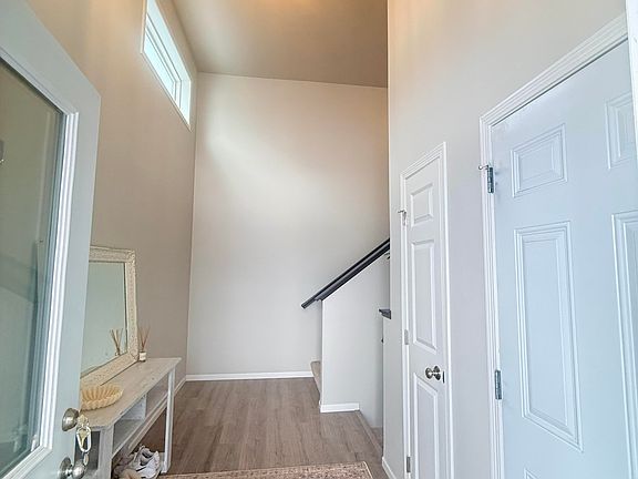 4th image of 1270 Rachel Dr W