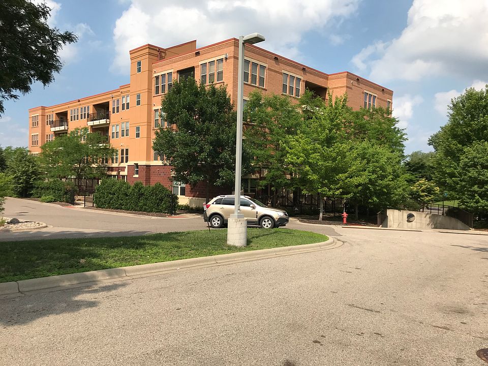 1st image of 150 Burnsville Pkwy E #403