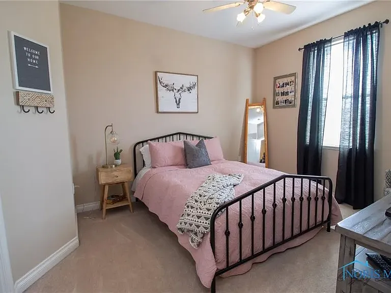 1544 N Redhawk Dr — Photo 12