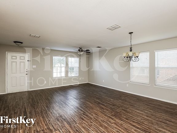 4th image of 4516 Mountain Oak St