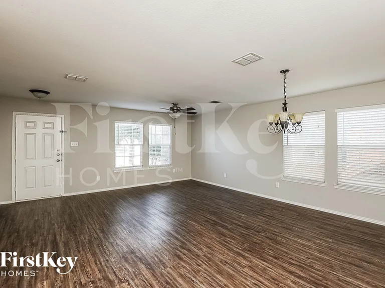 4516 Mountain Oak St — Photo 4