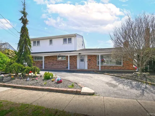 275 36th Street, Lindenhurst, NY 11757