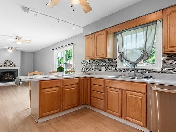 5th image of 104 Gregory Dr