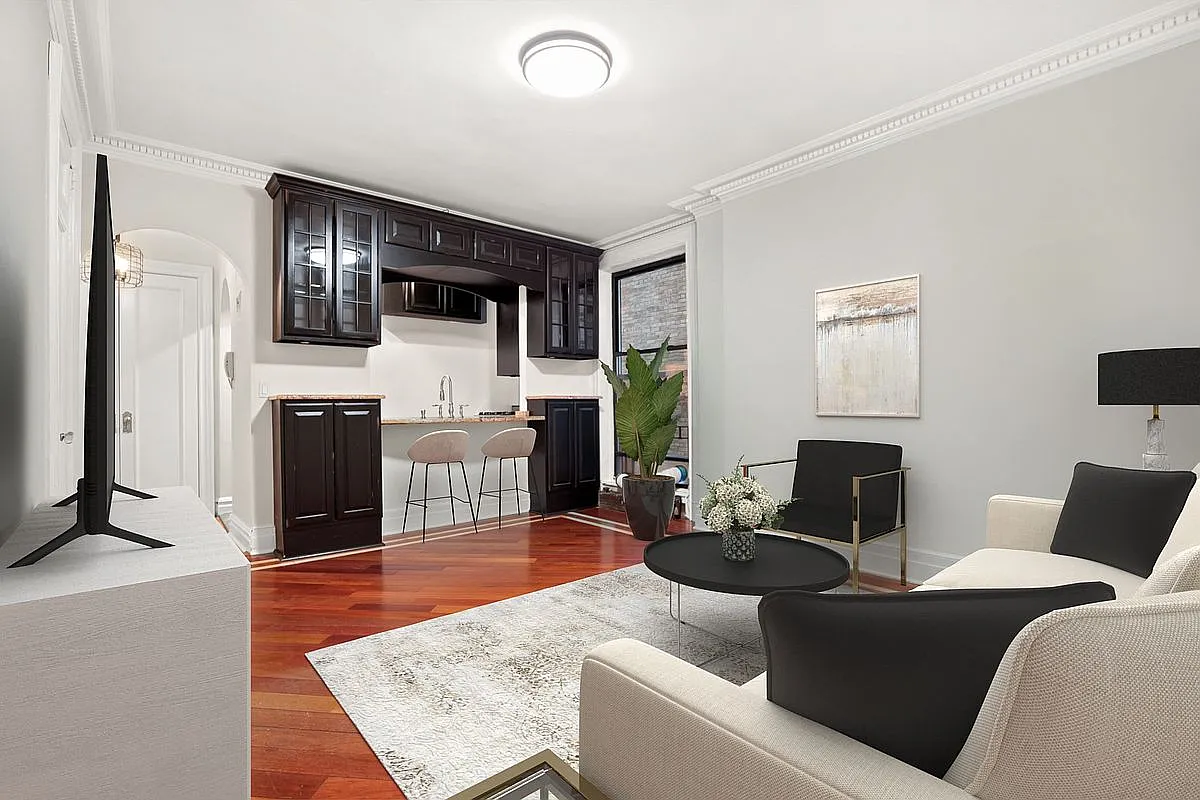 305 W 72nd St APT 7D photo 1