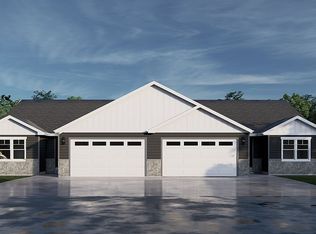 1012 Thomas Dr, Wayne, NE 68787