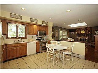 5th image of 200 N Highland Ave