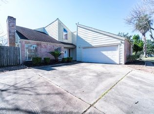 15111 Corona Del Mar Dr, Houston, TX 77083