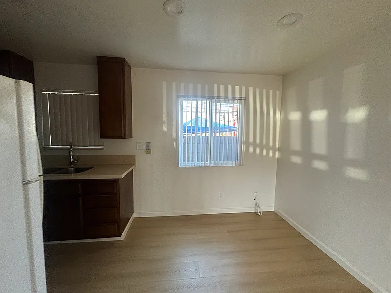 1520 W 224th St #3 — Photo 3