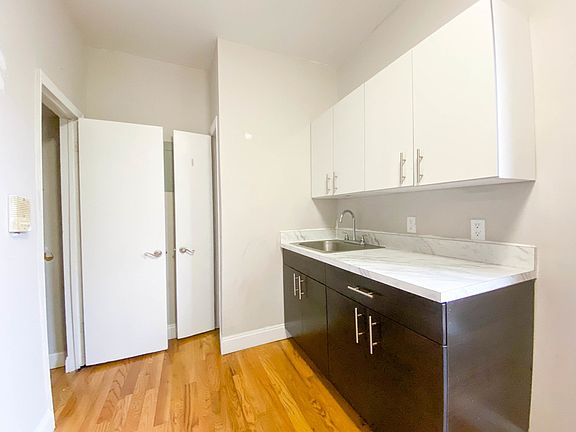 3rd image of 799 Putnam Ave APT 4D