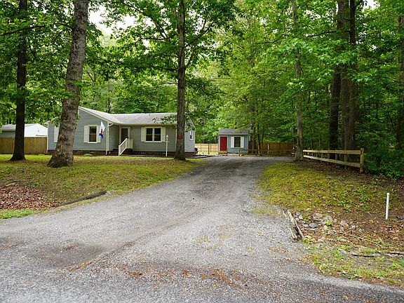 3rd image of 673 Oak Springs Dr