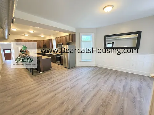 93 Chestnut St Photo 1