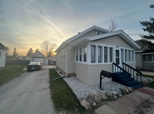 704 N Grandview Blvd, Waukesha, WI