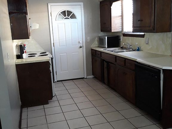 5th image of 2606 Larkspur Ln