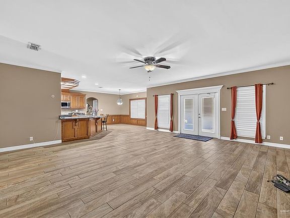 3rd image of 32649 Edgewater Isle Dr