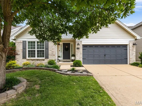 311 Cove Landing Dr, Grover, MO 63040