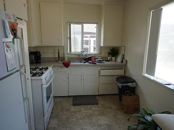 4th image of 3594 Mission Blvd