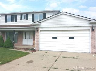 41404 Spicemill Dr, Sterling Heights, MI 48314