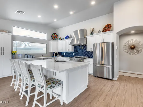 8738 W RUNION Drive, Peoria, AZ 85382