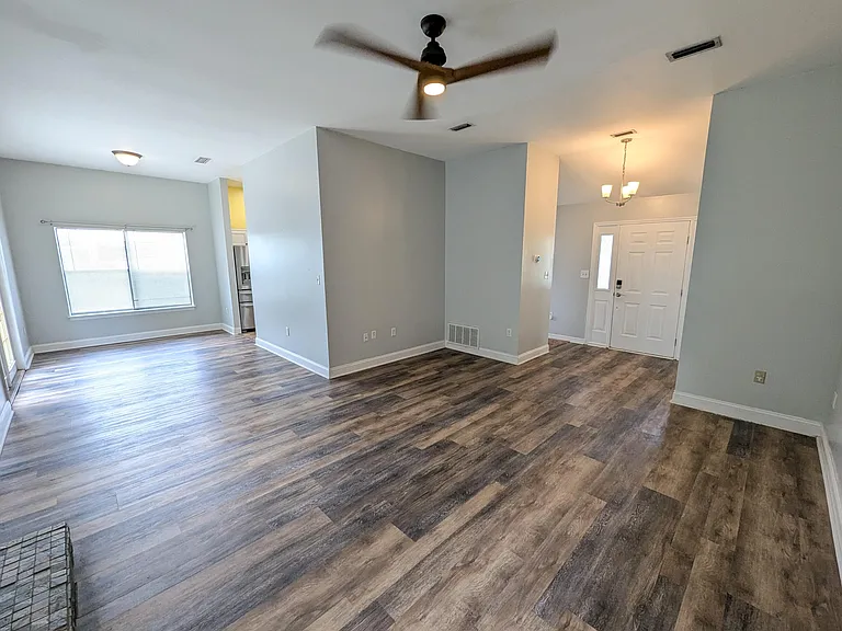 2236 Prytania Cir — Photo 3