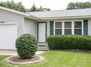 1259 Robinwood Dr #1259, Elgin, IL 60123