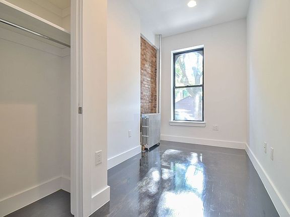 5th image of 64 Brooklyn Ave #1