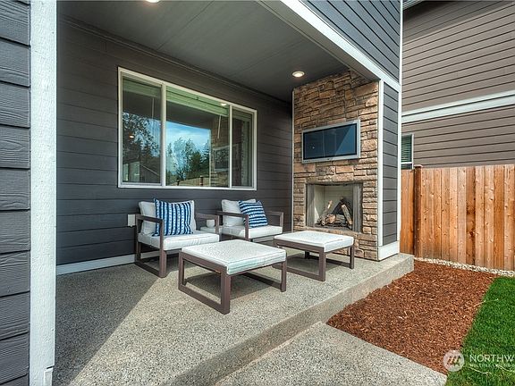 2nd image of 903 120th Avenue SE #252
