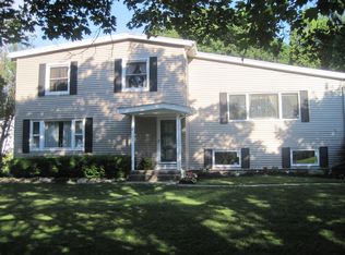 210 Mansfield Dr, Camillus, NY 13031
