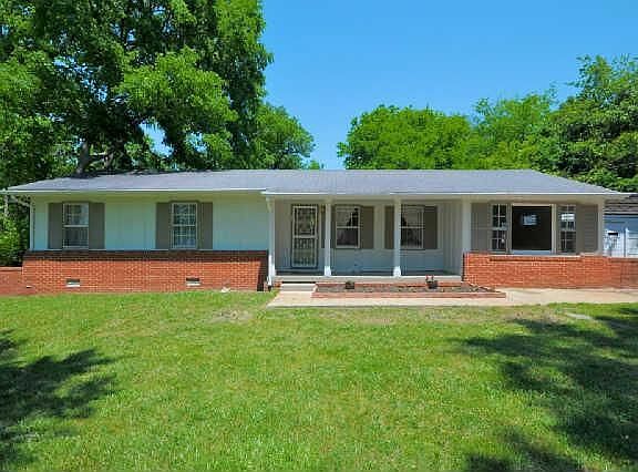 5th image of 2109 Strickland Dr