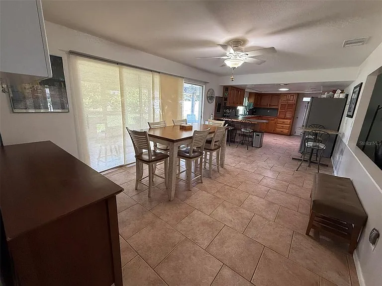 15152 Buswell Ave — Photo 5