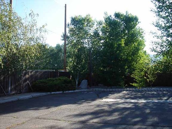 3rd image of 1760 Pinewood Dr APT 1