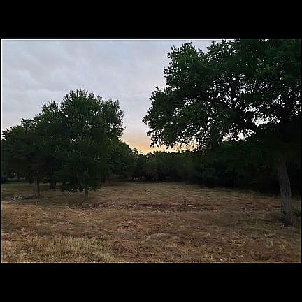 2nd image of 2730 Leslie Ln