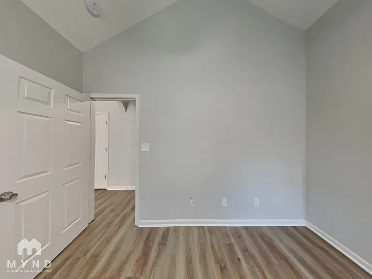 1920 Nigel Ct — Photo 9