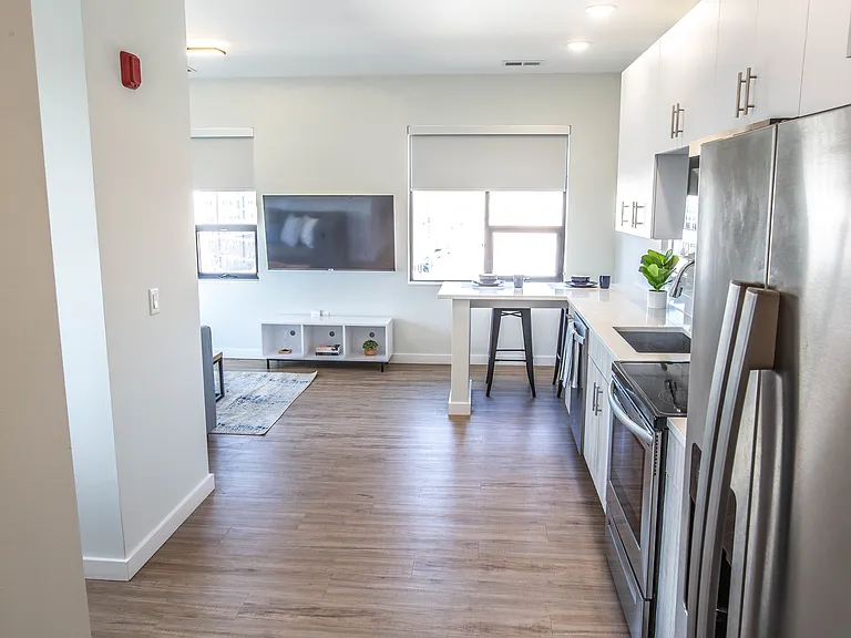504 E Stoughton St #602 — Photo 15