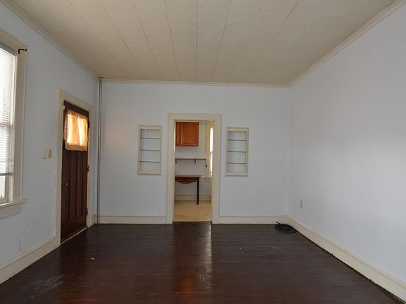 5th image of 208 Olyphant Ct #A