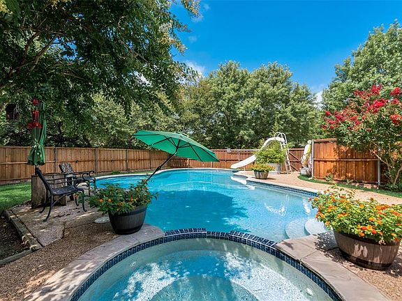 2nd image of 549 Hidden Oak Ln