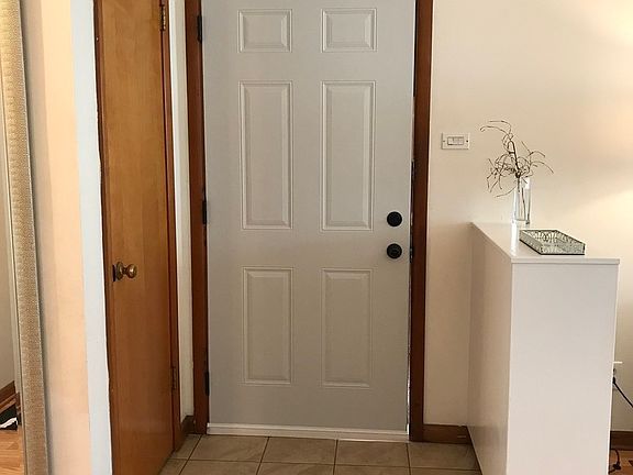 5th image of 5258 W 91st St
