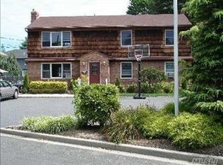 133 Railroad Ave, Syosset, NY 11791