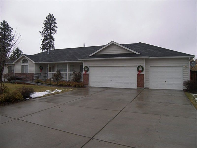 1st image of 16325 N Woodcrest Ct