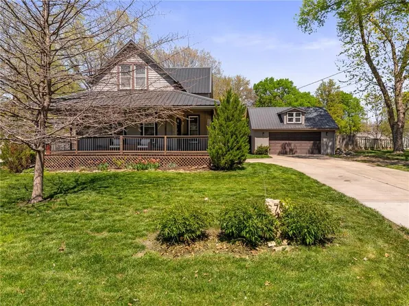 724 W Cedar St, Olathe, KS 66061