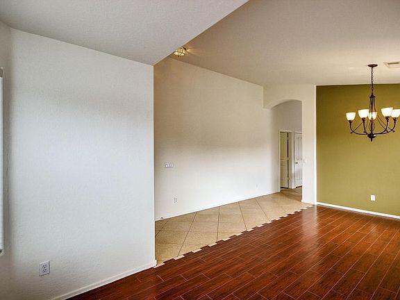 5th image of 19827 N Castille Dr
