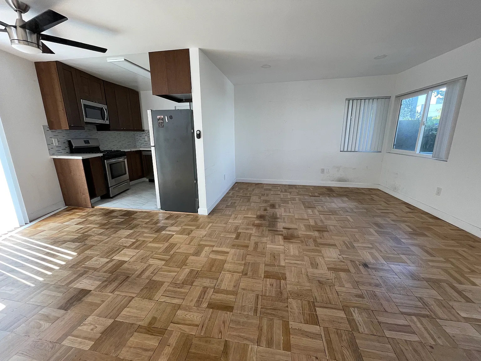 2 bed, 1300 sqft, $3,695 — Photo 2