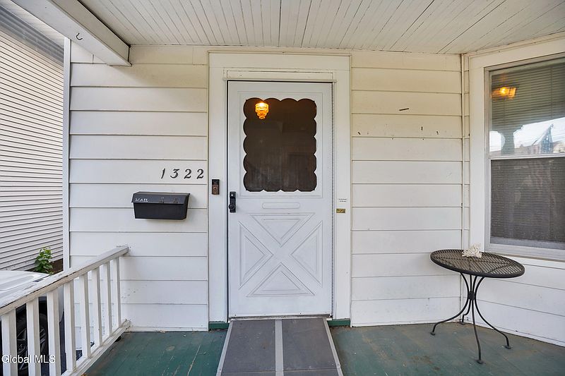 5th image of 1322 Alden Place