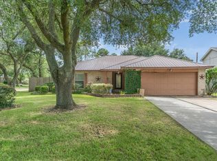 405 Inwood Dr, Friendswood, TX 77546