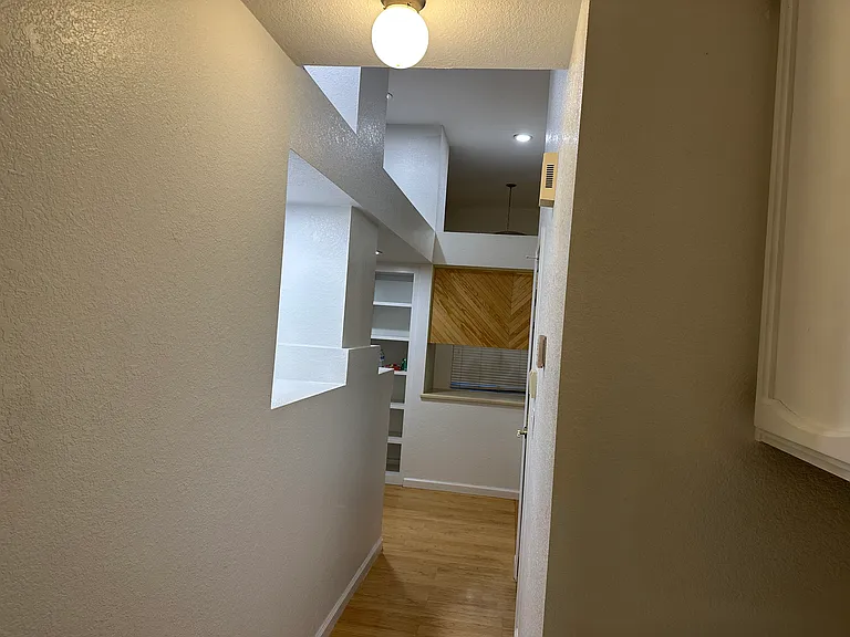 900 Quate Ct — Photo 18