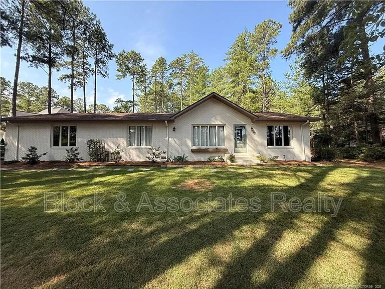 46 Shadow Dr — Photo 1