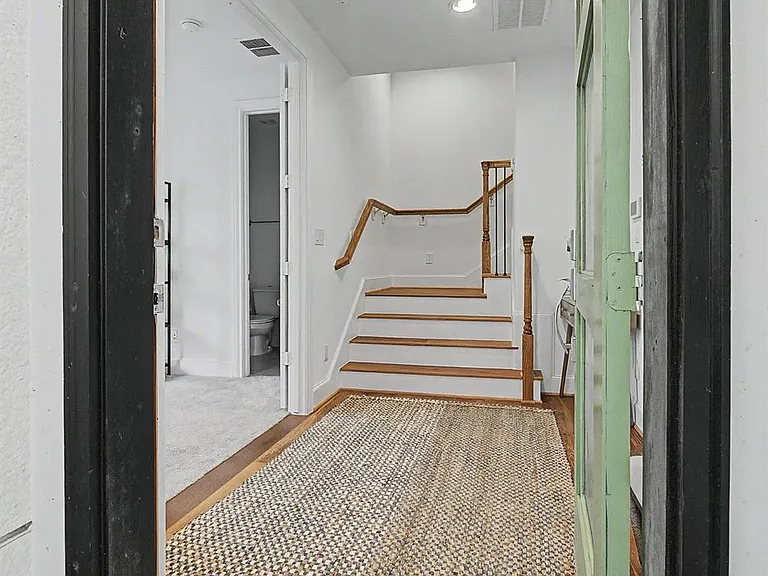4009 University Grove St — Photo 6