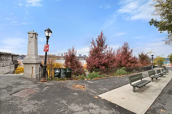 Rented by Keller Williams NYC | media 8